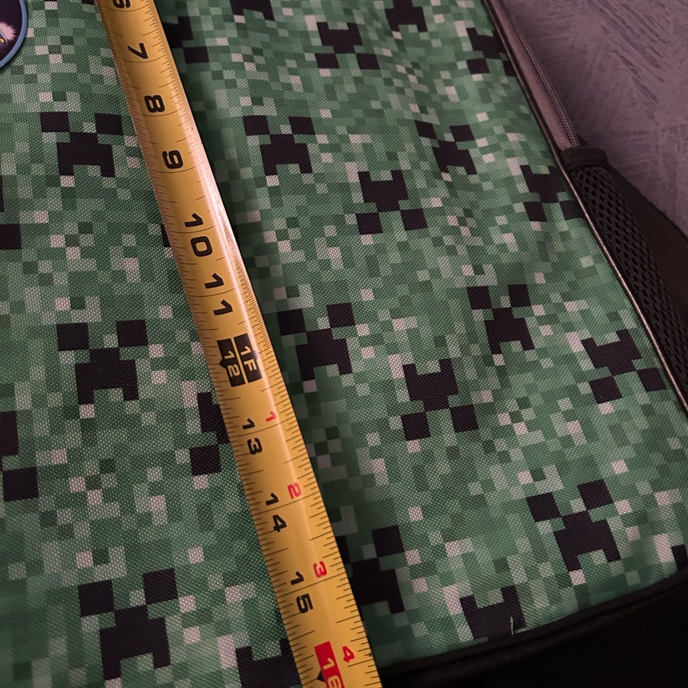 MINECRAFT BACKPACK— WITH FLASHING LIGHTS!!! - Picture 4 of 8